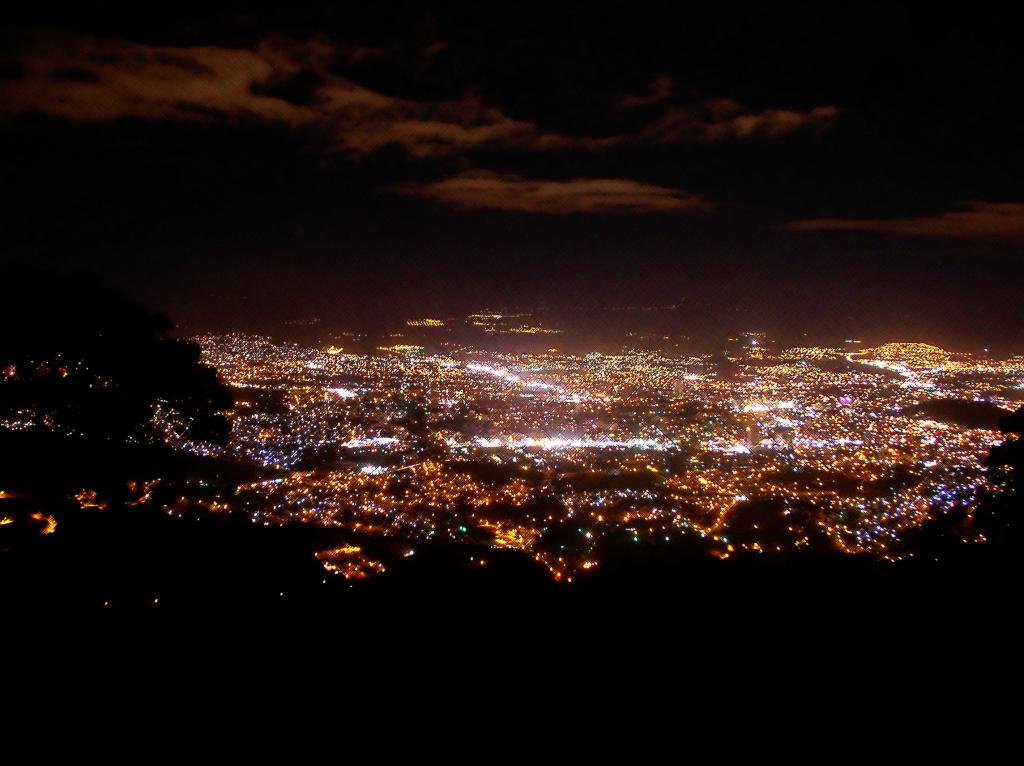 Панорама ночной Тегусигальпы