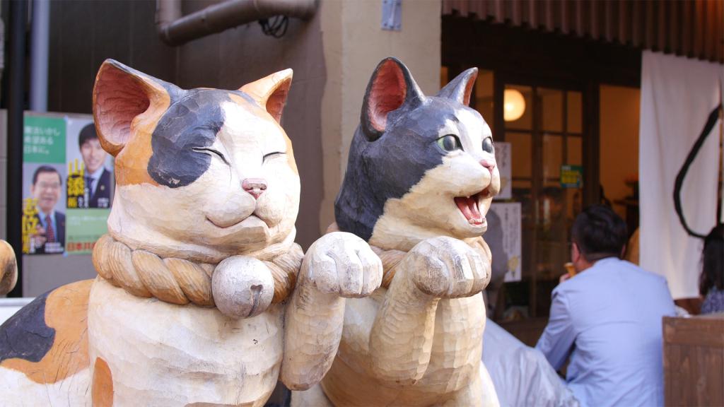 Кошек в Японии уважают