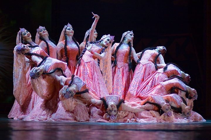 Лезгинка- дагестанский народный танец