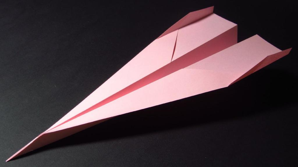 Бумажный самолет легкий в изготовлении