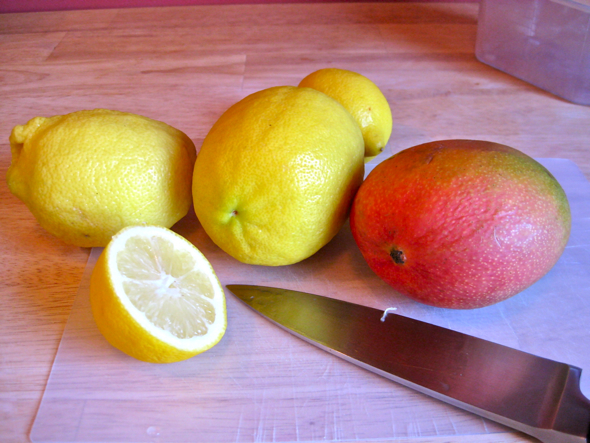 Манго и лимоны