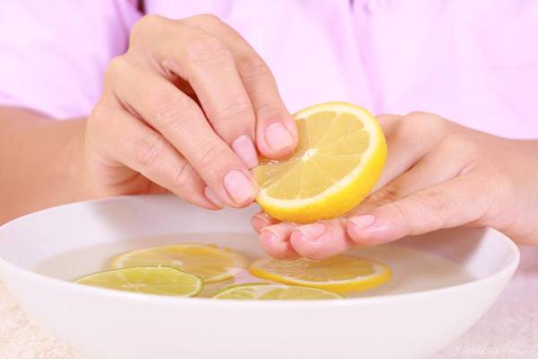 эффективная ванночка для ногтей с лимоном