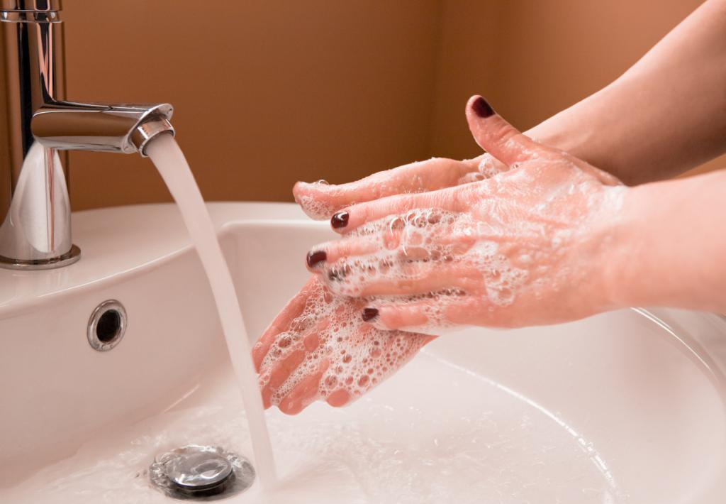 Мыть руки