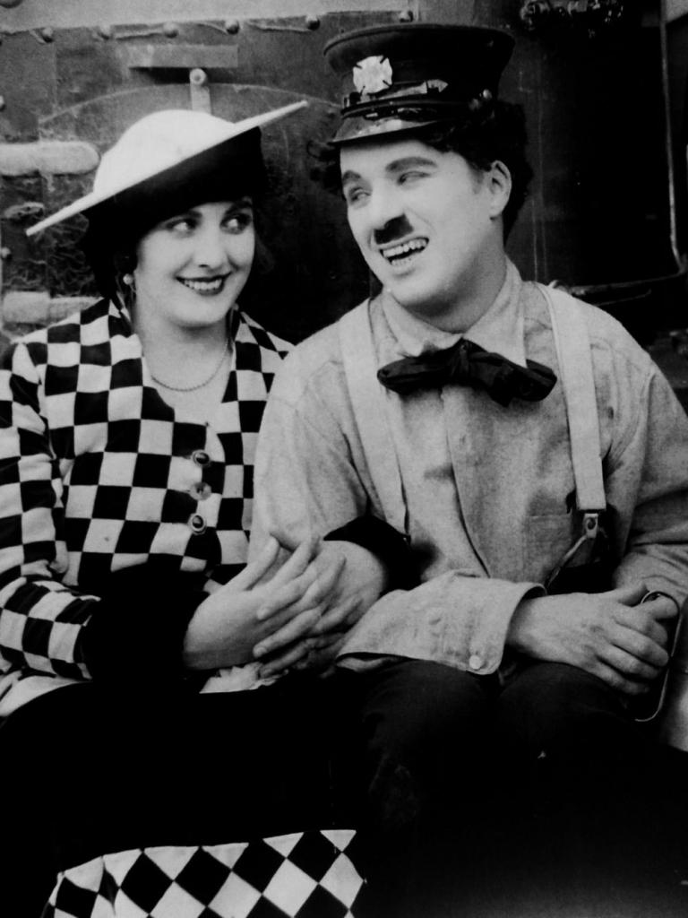 Кадр из фильма с участием Чаплина и Первиэнс