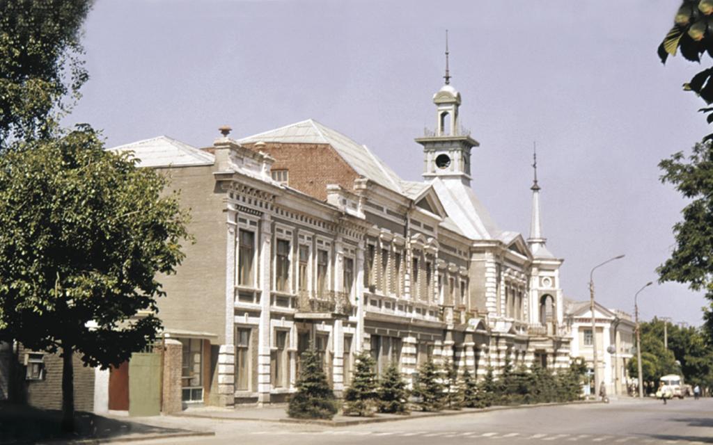 Старое фото здания музея