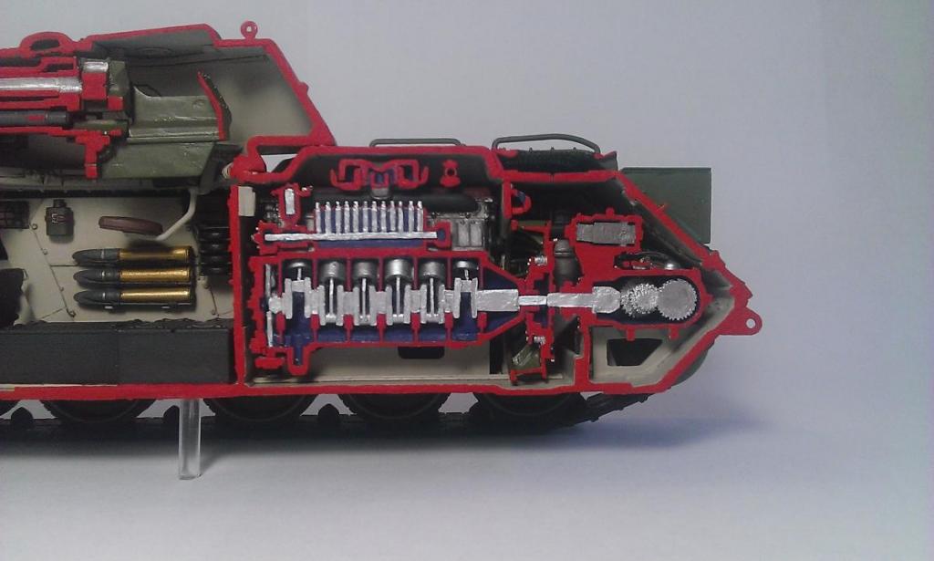 расположение двигателя в танке