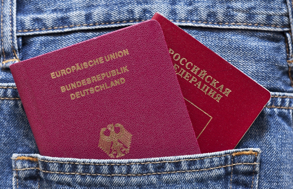 Паспорт Германии и РФ