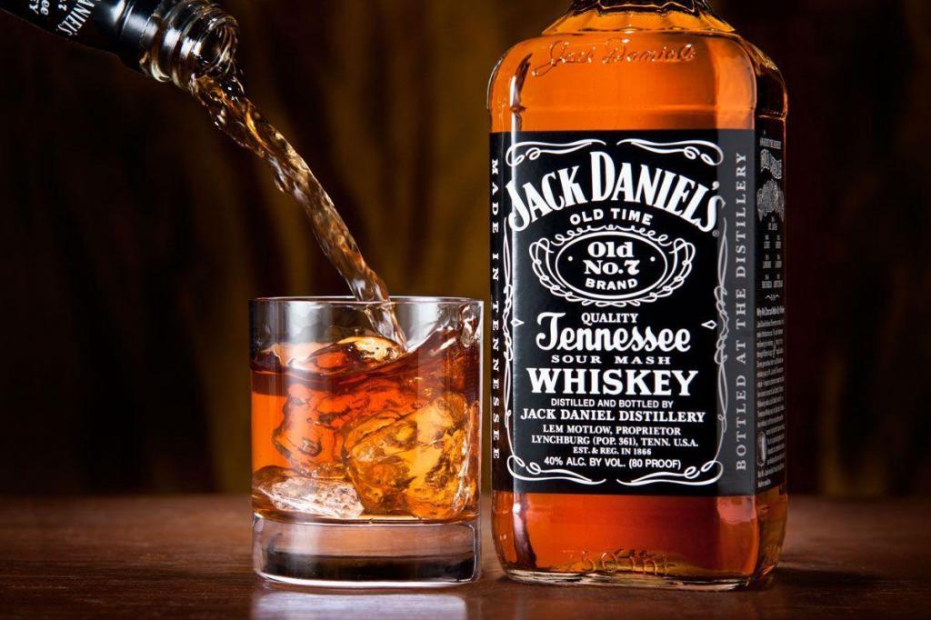 Виски Jack Daniel's.