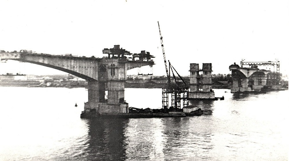 Строительство Октябрьского моста