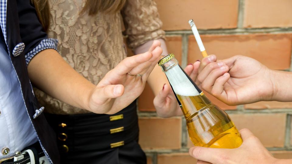 что хуже алкоголь или сигареты для здоровья