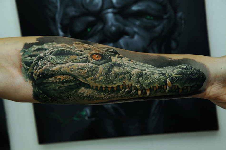Цветная татуировка крокодила