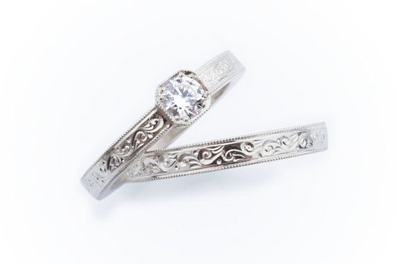 Кольцо с алмазной гранью и бриллиантом