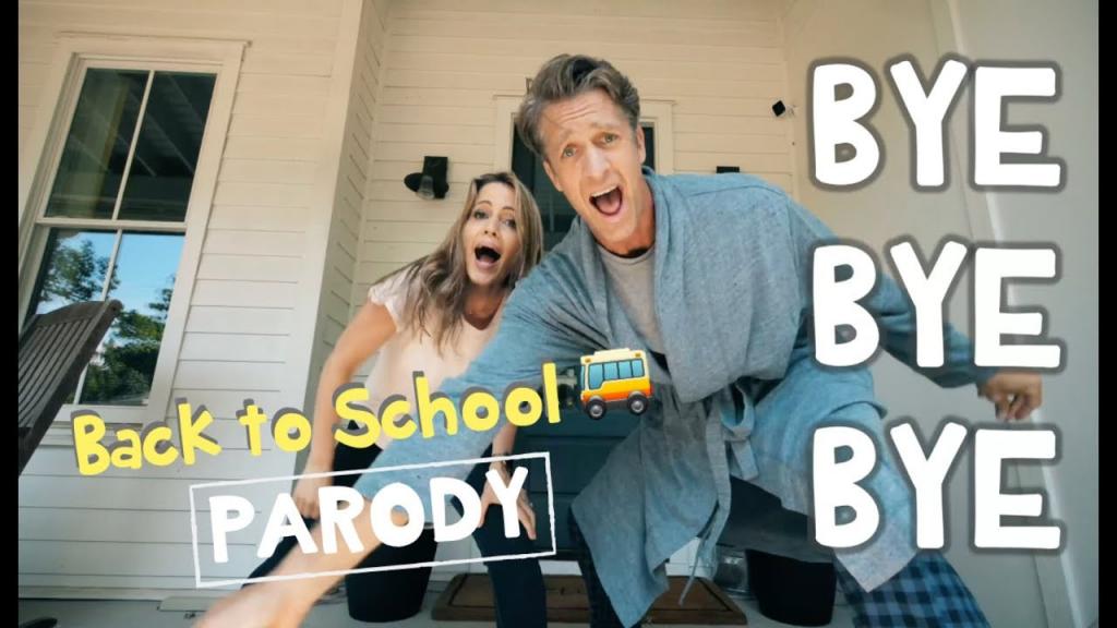 «До свидания!»: веселые родители провожают детей в школу музыкальной пародией