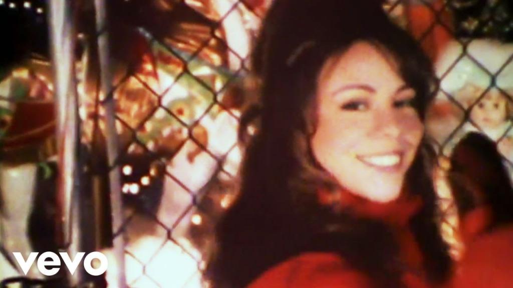 Знаменитый хит «Все, что я хочу на Рождество - это ты» принес Мэрайе Кэри 54 млн долларов и был написан всего за 15 минут (видео)