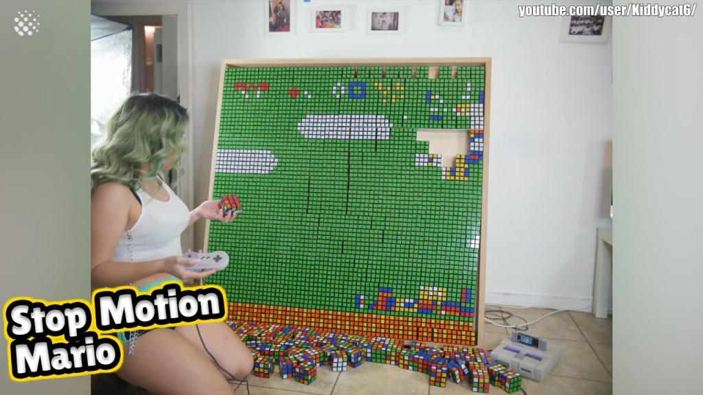 Девушка сыграла в культовую компьютерную игру "Супер Марио" с помощью кубиков Рубика: финал вышел неожиданным даже для нее