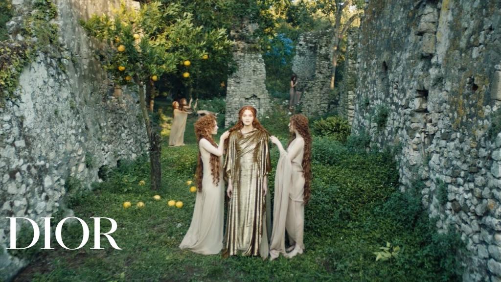 Греческая мифология и сюрреализм: новая коллекция Dior представлена потрясающе красивым 10-минутным фильмом от режиссера шоу на Netflix
