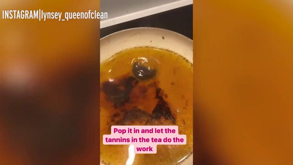 Девушка продемонстрировала трюк с чайным пакетиком, с помощью которого даже самая грязная посуда засияет чистотой (видео)