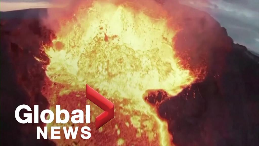 Видео, которое успел снять беспилотник, перед тем как сгореть в изливающейся из жерла вулкана лаве