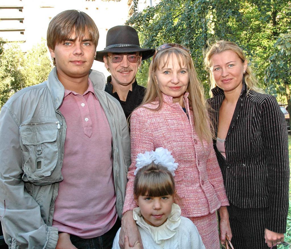 Сергей боярский с женой и детьми фото
