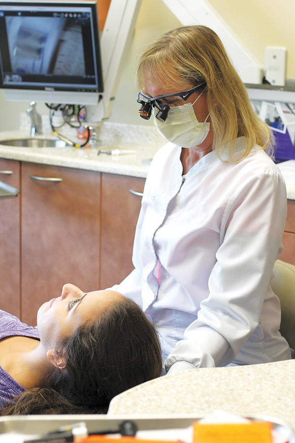 проверка зубов у стамотолога