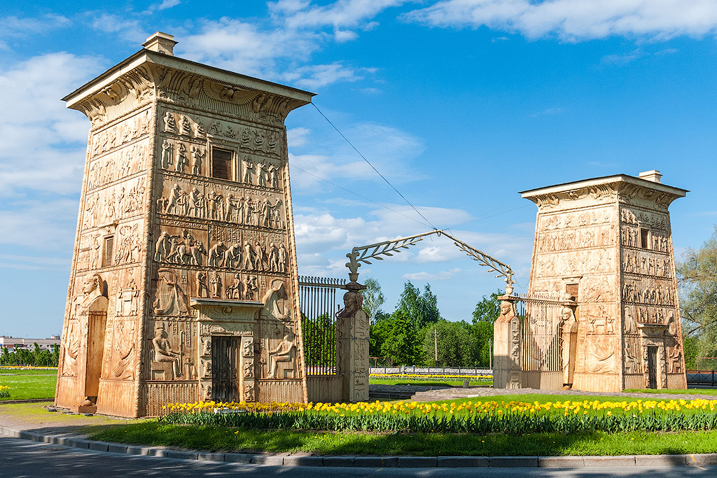 египетские ворота в Пушкине история