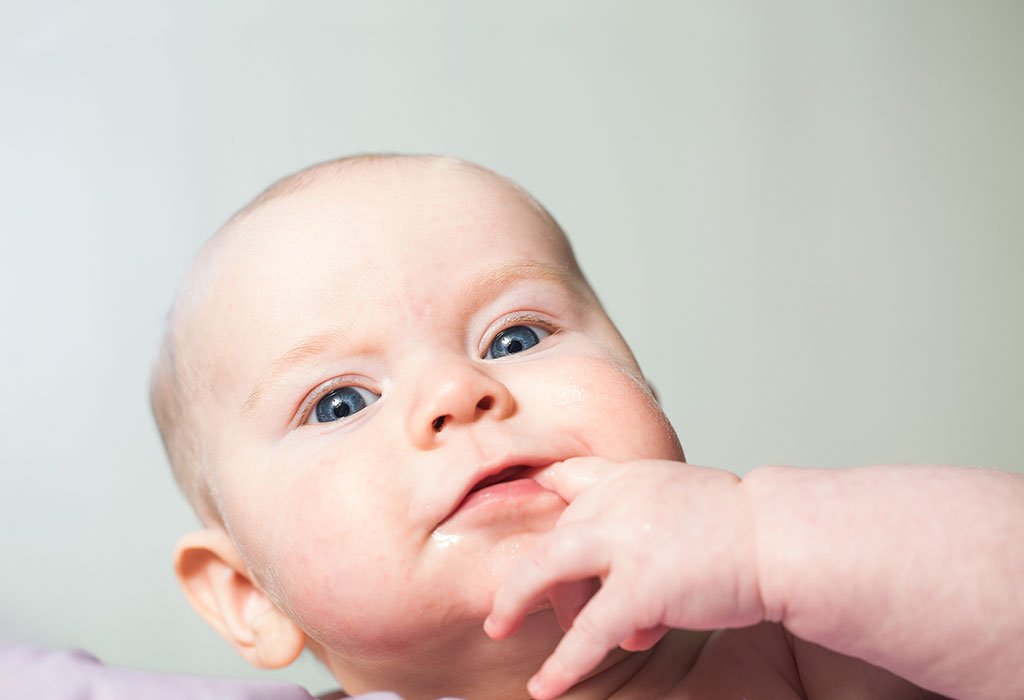 Признаки переедания у младенцев при грудном вскармливании