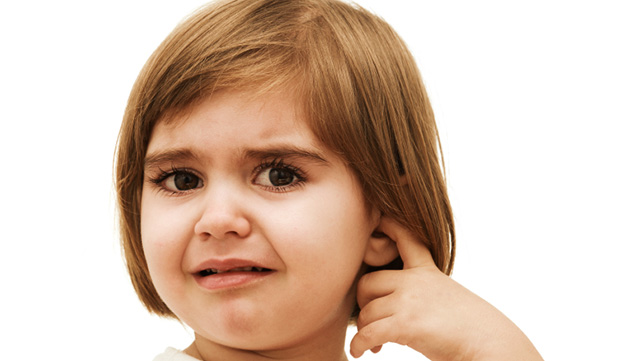 Ребенок болит за ушами чешется thumbnail