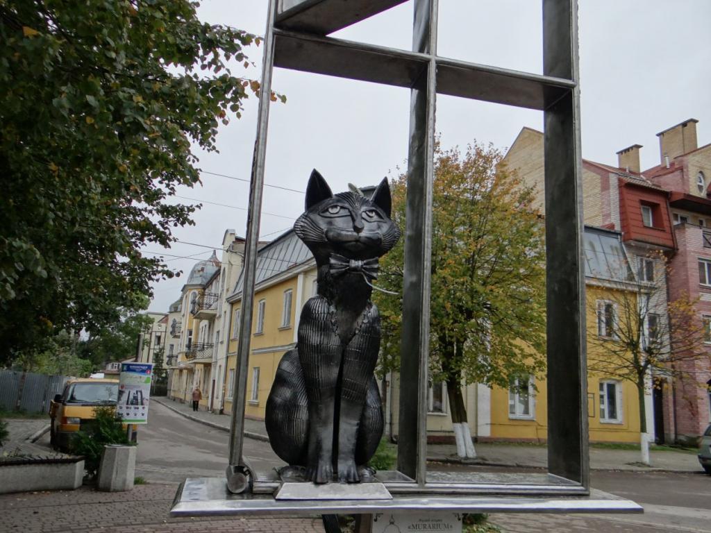 В каких городах установлены памятники кошкам thumbnail