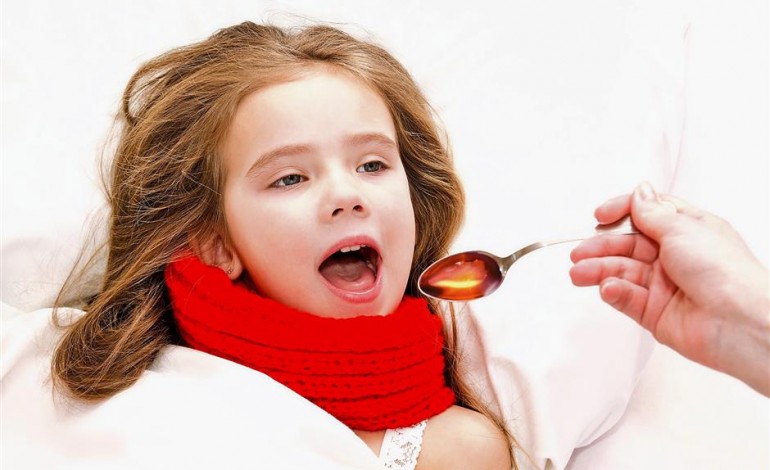 сухой кашель у ребенка без температуры причины