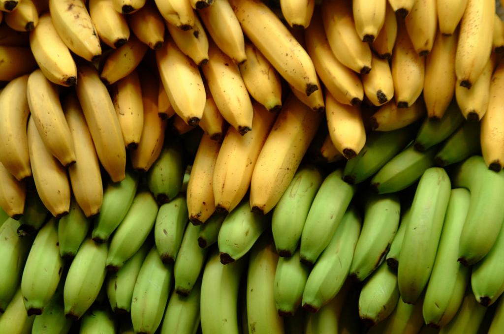 Бананы желто-зеленые