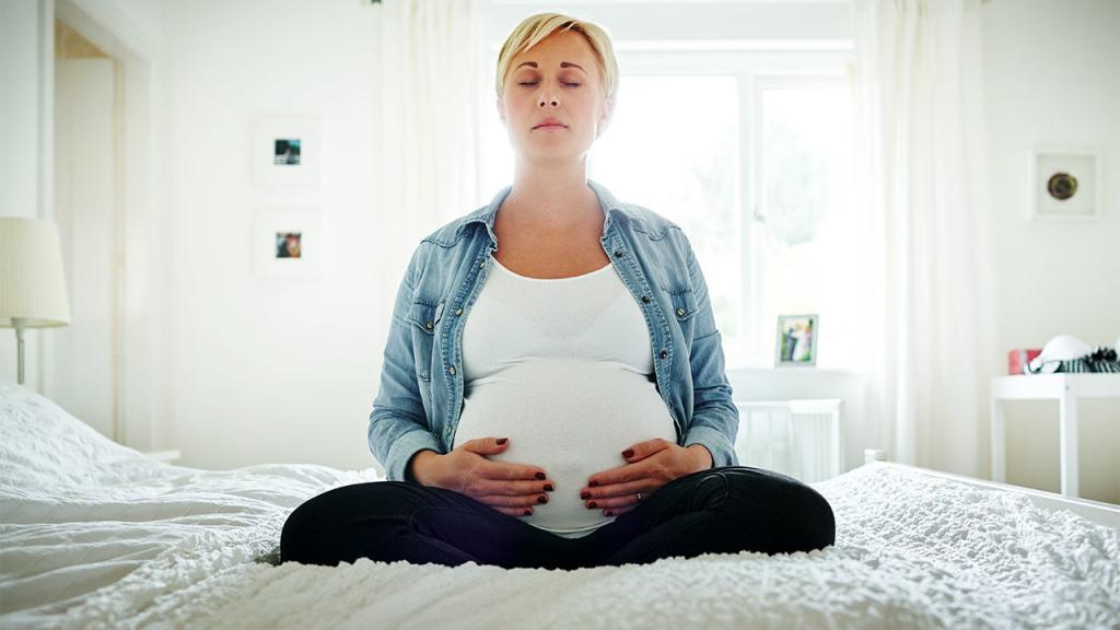 Почему при беременности крутит живот как при поносе thumbnail