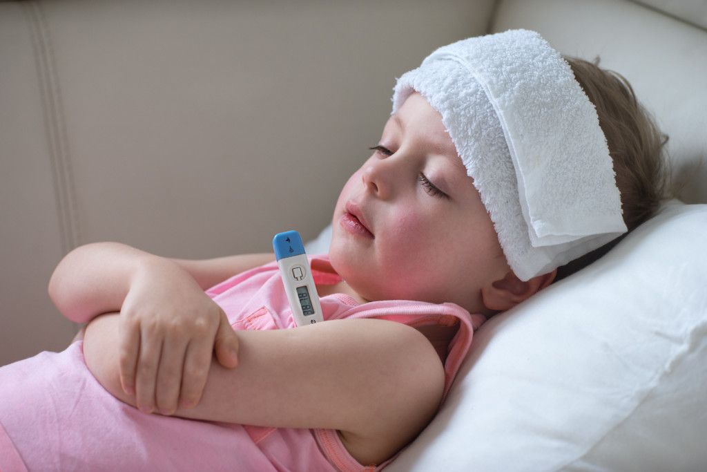 Что давать из лекарств ребенку при температуре thumbnail