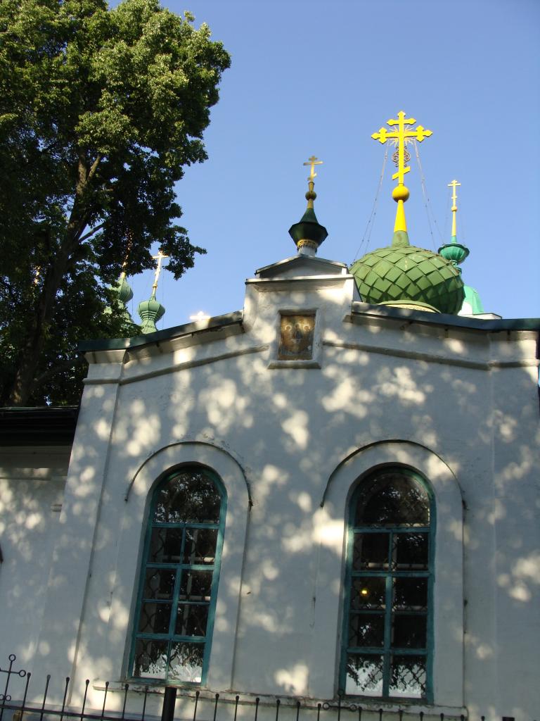 Окна православного храма