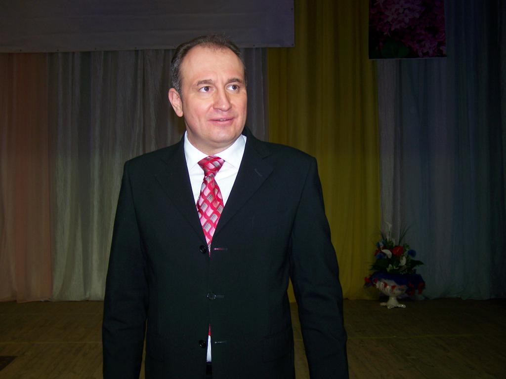 Станислав Ещенко в костюме