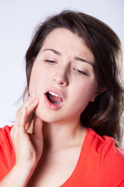 Почему после удаления мышьяка болит зуб thumbnail