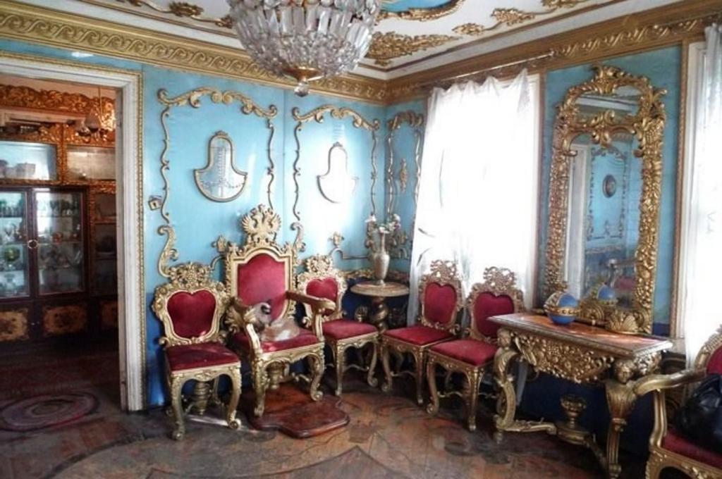 Царские дома внутри. Брянская область Климово дом музей.