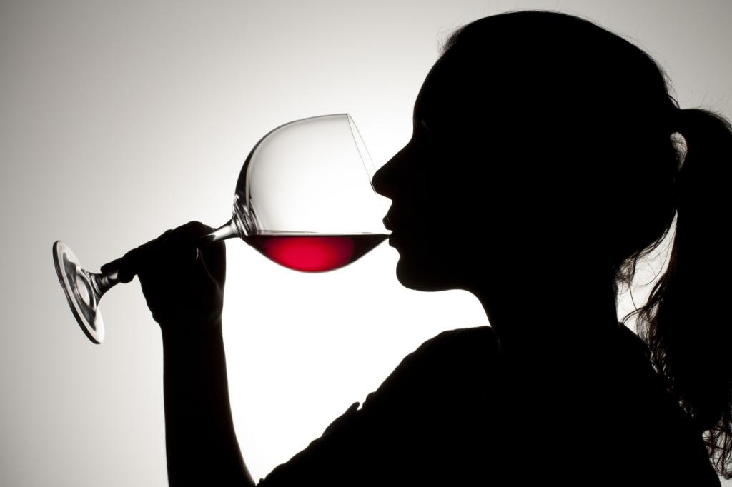 Всего половина бутылки вина может вызвать инсульт