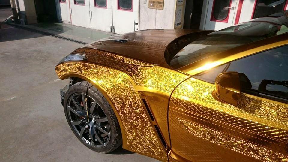 Золотой хамелеон. Золотой Кэнди краска. Кэнди краска золотой песок. Золотая машина. Золотая краска для машины.