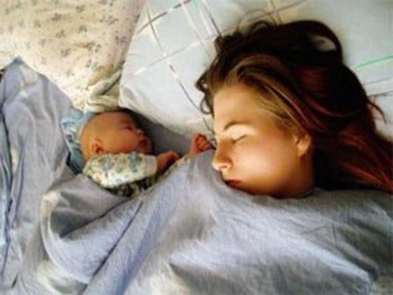 Мать душила. Совместный сон матери и грудничка. Сон украли малыша. Задушить ребенка во сне.