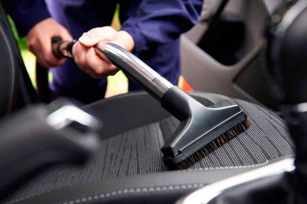 Неприятный запах в автомобиле: определяем причины и ищем методы устранения