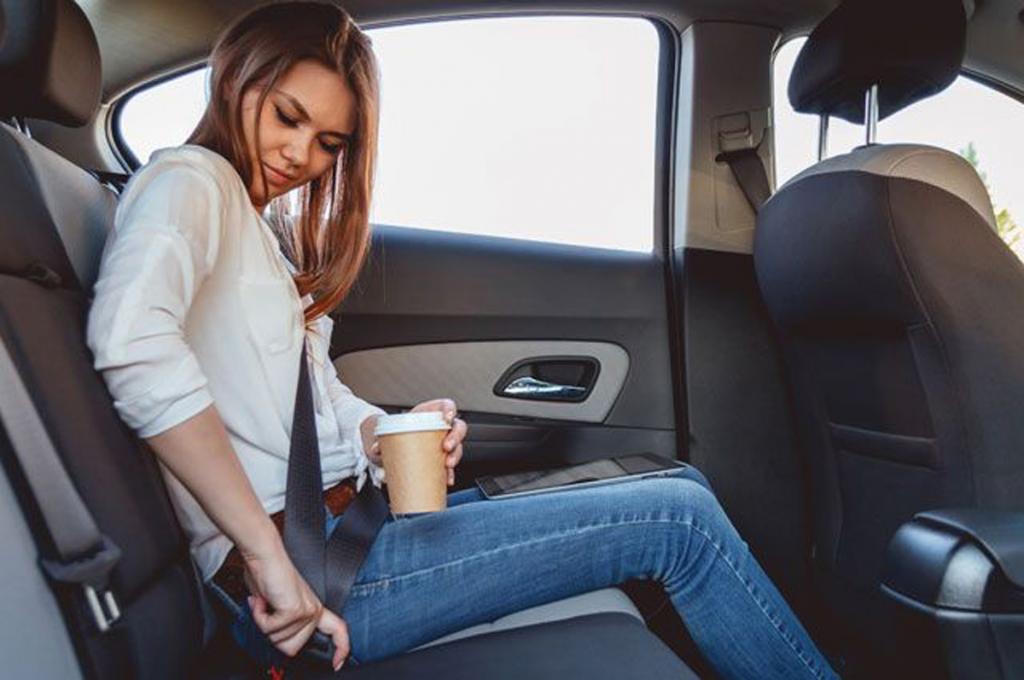 Почему при езде на автомобиле надо пристегивать ремни безопасности?
