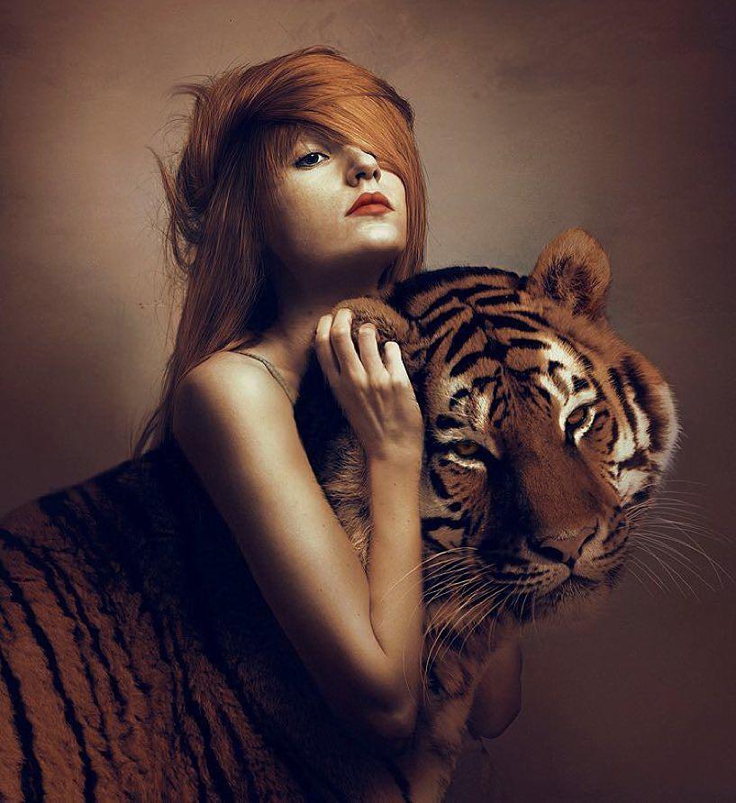 Woman with animals. Красивая девушка с тигром. Женщина тигрица.