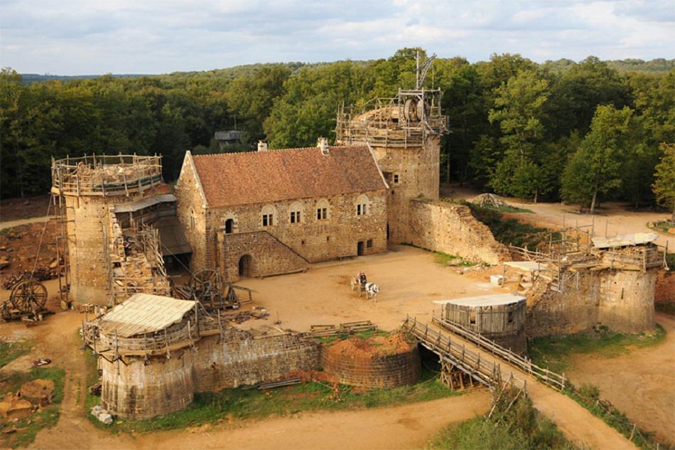из чего строили замки в средневековье