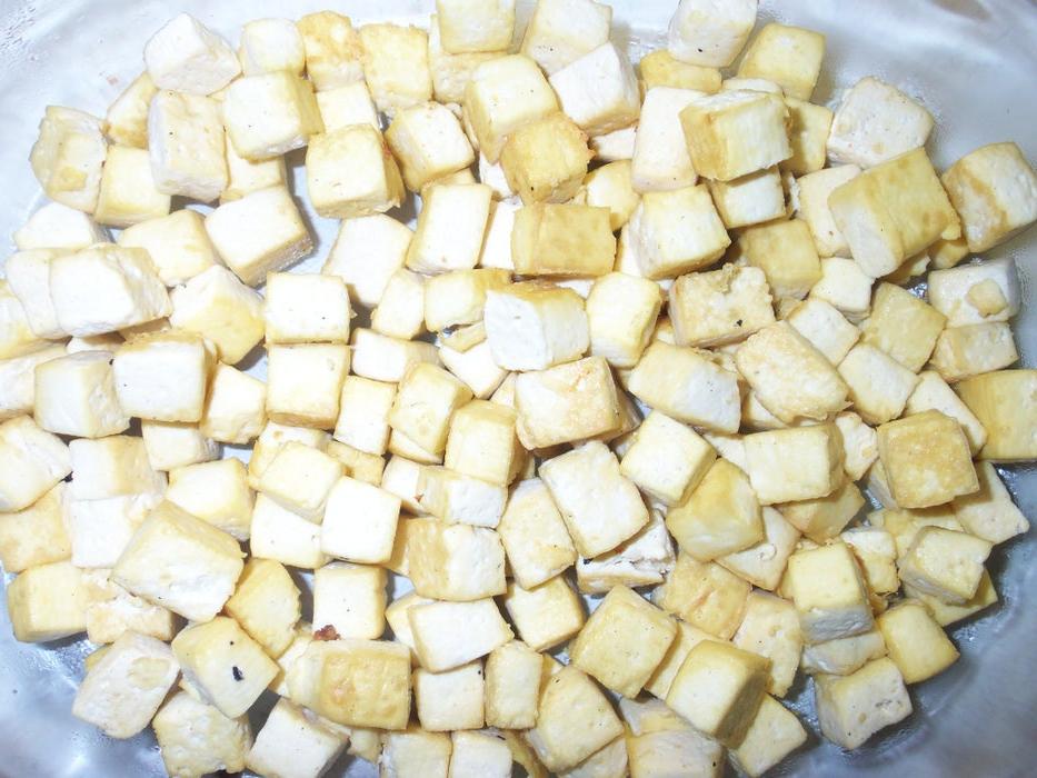 Что можно приготовить из сыра тофу. Способ приготовления соевого сыра тофу. Тофу запекать в мультиварке. Тофу как нарезать. Сыр тофу для чего с чем готовить.