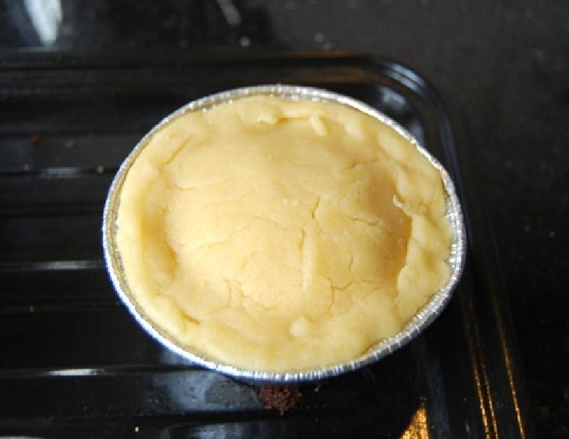 Чем смазывать готовую выпечку белком или желтком. Чем смазать пироги для румяной корочки в духовке.