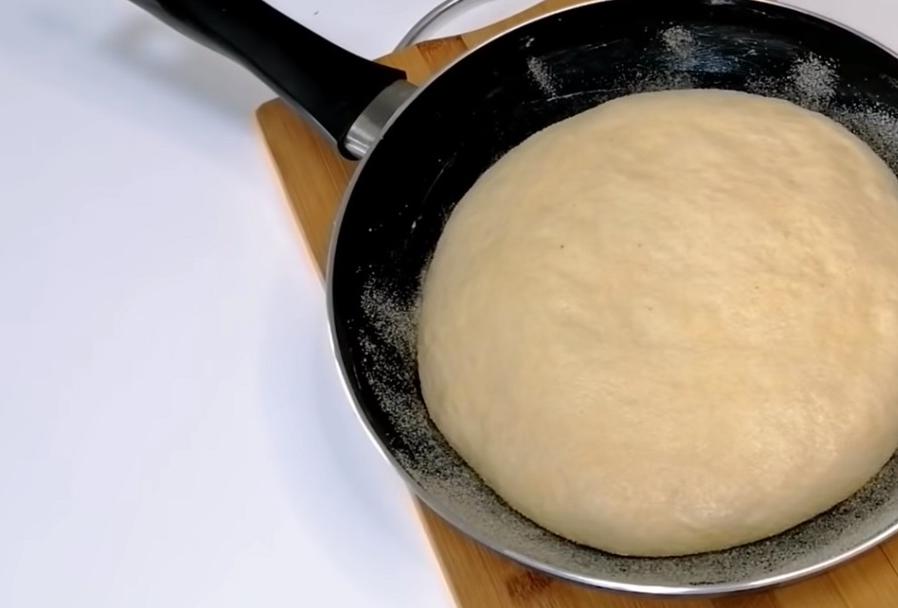 Хлеб на сковороде с манкой. Готовить манка, Изюм, орех, вода, на сковороде Таджикистане.