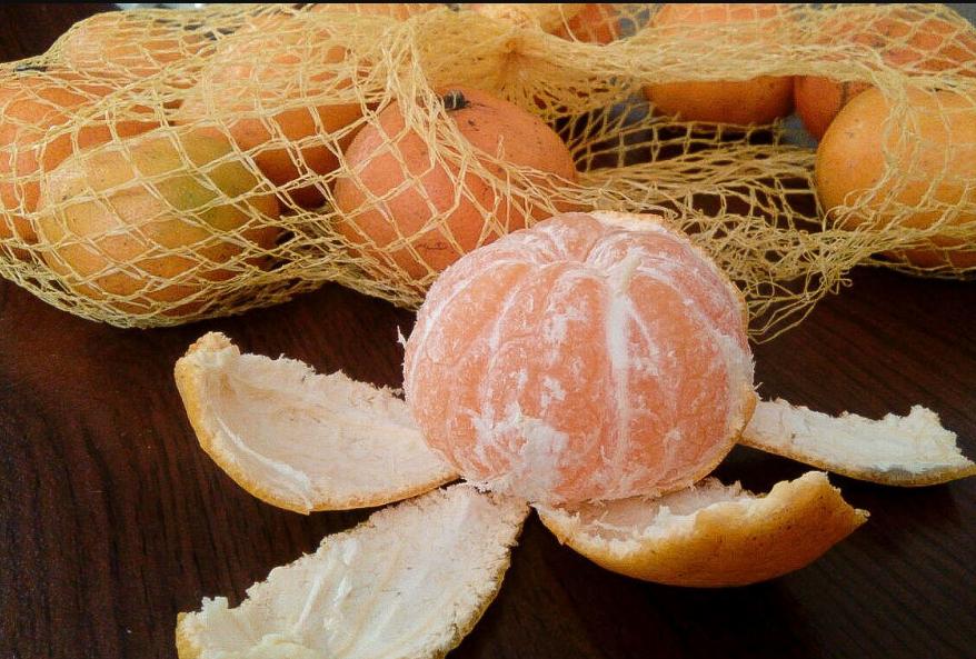 Жареные мандарины. Мандарины на прилавке. Египетский фрукт похожий на мандарин. Фрукт Беатрис. Мандарин Абхазия вес.