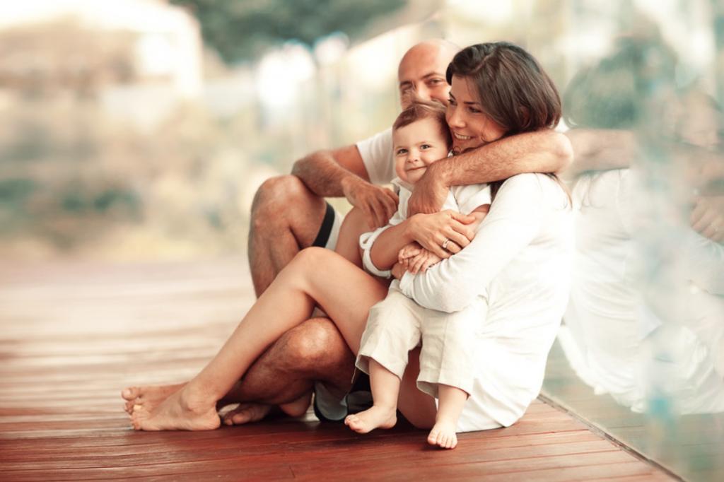 Признание ребенка мужем. Семейное счастье. Семья счастье любовь. Любящая семья. Счастье быть семьей.