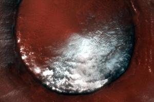 На поверхности Марса сфотографировали необычную «бархатную» почву
