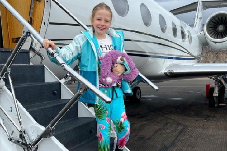 Такая юная, а уже богатая: 7-летняя Настя Радзинская заработала на своем блоге более 2 миллиардов рублей и попала в список Forbes
